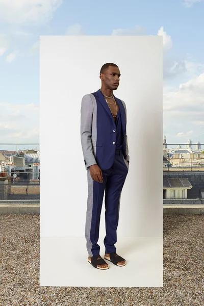 Look 25